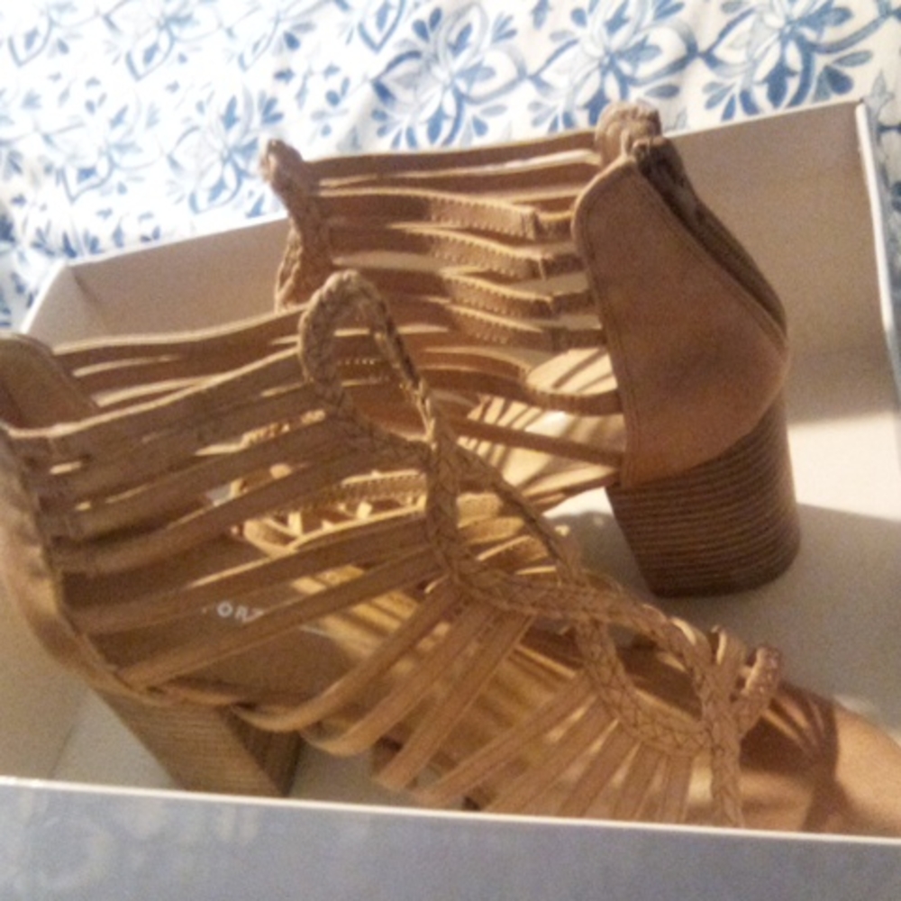 Shoes - Picture 2 of 3